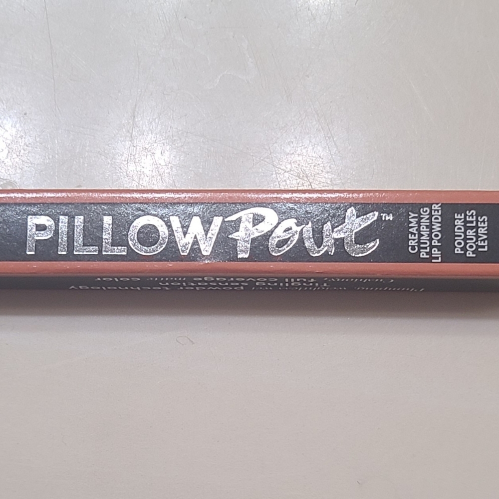 Buxom pillow pout lip powder